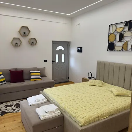 Kadena Gæstehus Tepelene