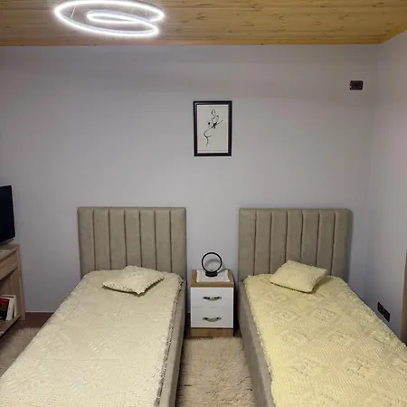 Kadena Gæstehus Tepelene