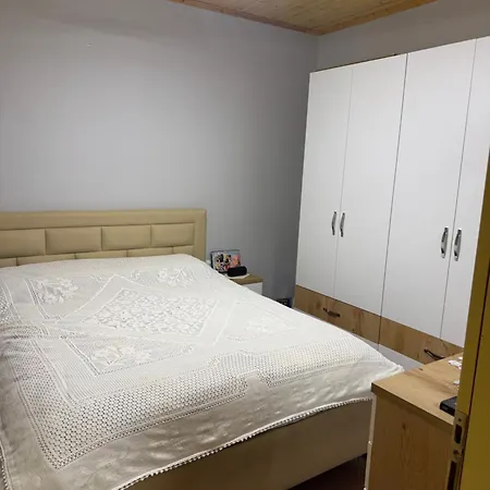 Gæstehus Kadena Tepelene